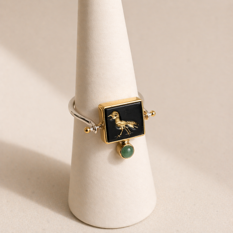 A Square Onyx Ring That Finds Its Way in the Dark
