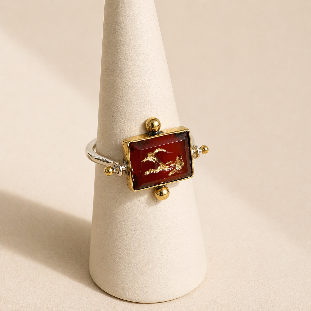 Agate Ring: A Charm of Renewal