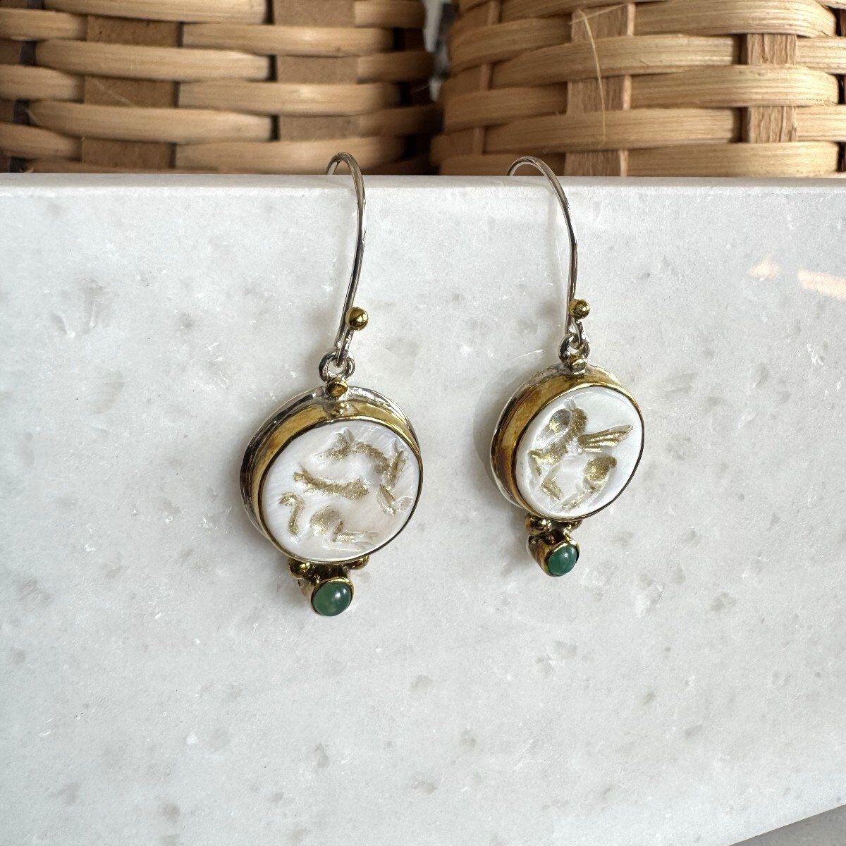 Işığın Atı Sedef Küpe