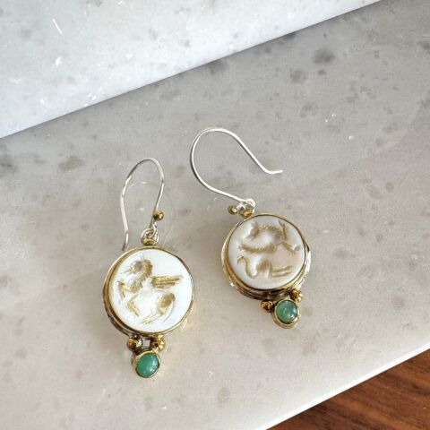 Işığın Atı Sedef Küpe