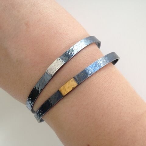 Archaic Dövülü Oksitli Gümüş Erkek Bileklik-Cuff