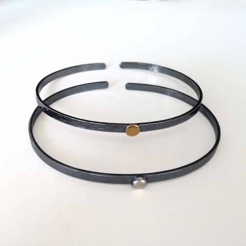 Archaic Dövülü Oksitli Nokta Detaylı Gümüş Erkek Bileklik