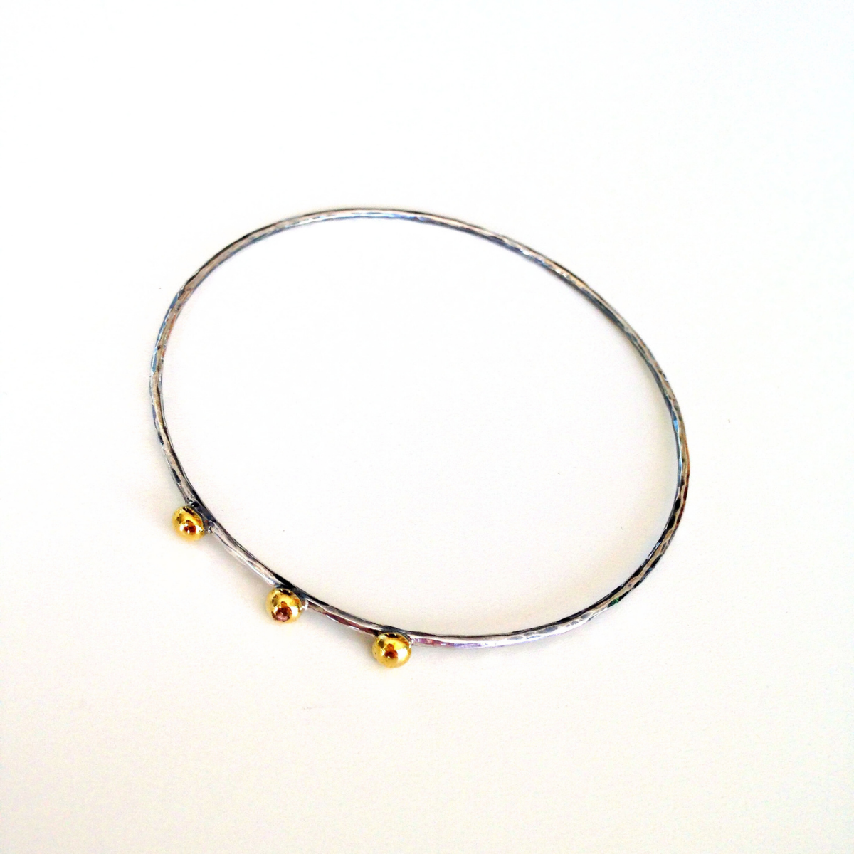 El Yapımı Sarı Üç Nokta Detaylı Gümüş Bilezik