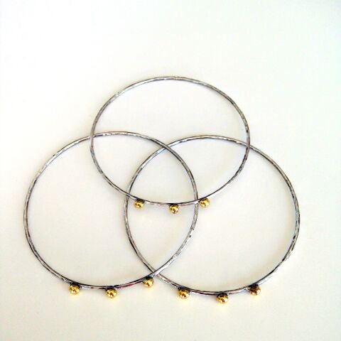 El Yapımı Sarı Üç Nokta Detaylı Gümüş Bilezik