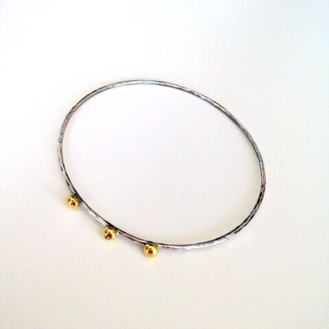 El Yapımı Sarı Üç Nokta Detaylı Gümüş Bilezik