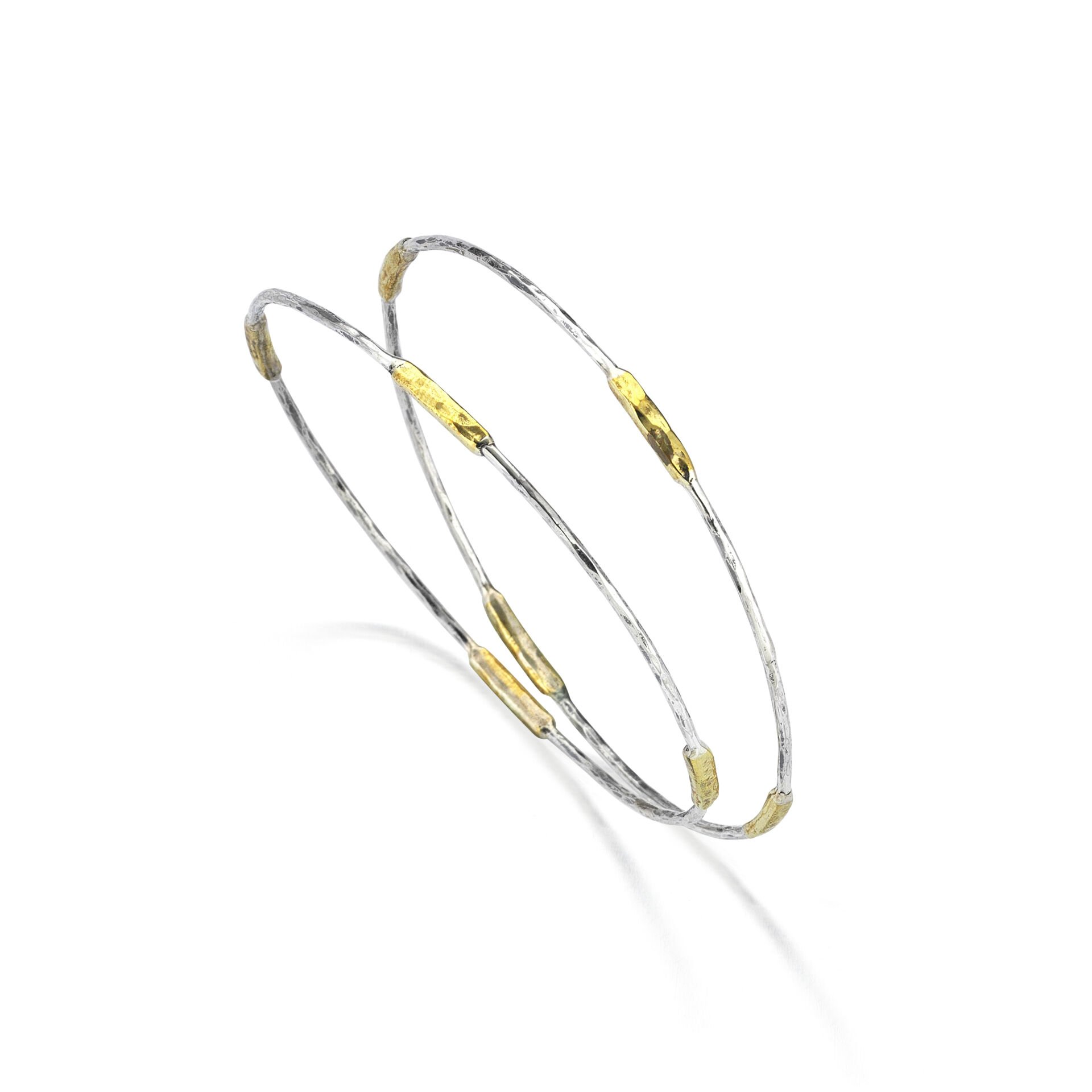 Dört Sarı Çubuk Detaylı Dövülü Gümüş Bilezik