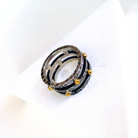 Üç Katlı Dövülü Gümüş Yüzük